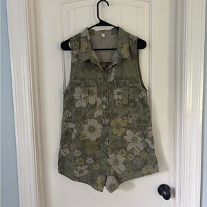 Spell green floral romper sz small